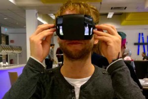VR-Brille realisiert mit DIVE und Smartphone